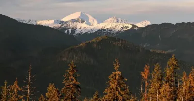 Tatry: TOPR ostrzega przed samoistnymi lawinami; w sobotę znaczne ocieplenie